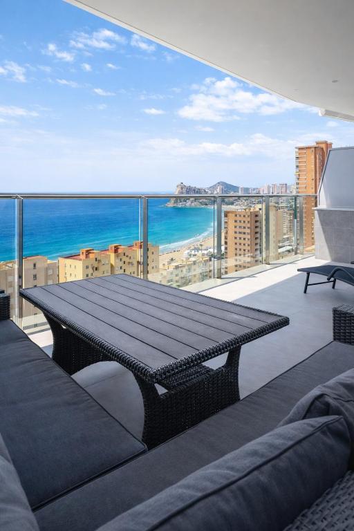 Apartment Leon - Vista al Mar - Sunset Cliffs Benidorm - B&B Benidorm