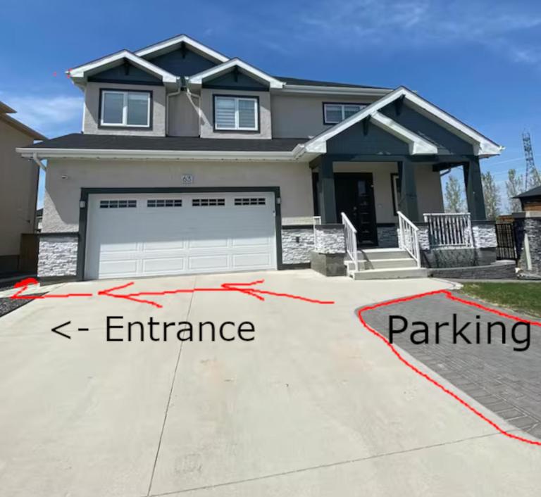 Private Entrance 2 Bed 1 Bath - B&B Winnipeg