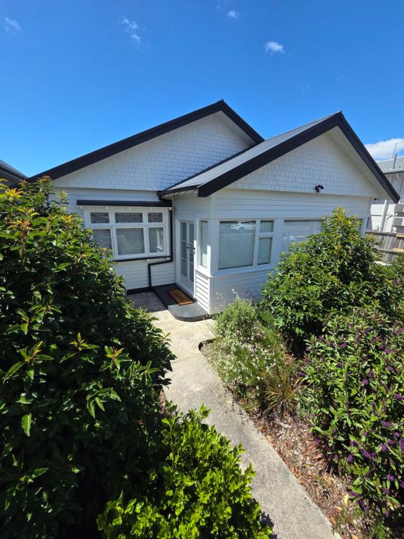 Central City House - 5 rooms, 10 people - B&B Christchurch