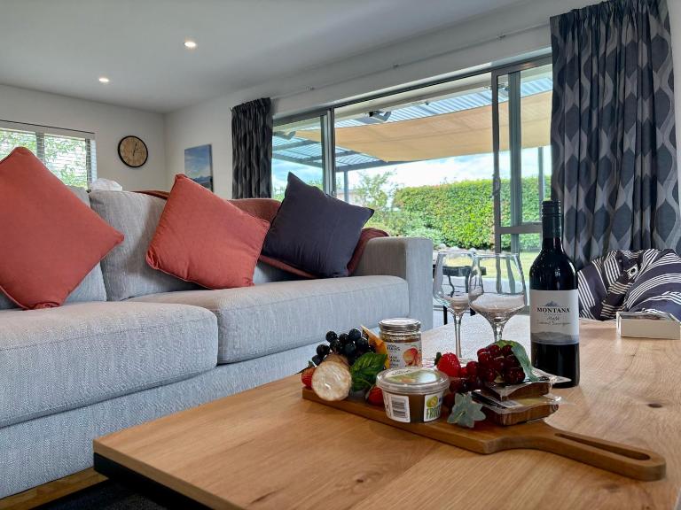 Relaxed Retreat - B&B Twizel