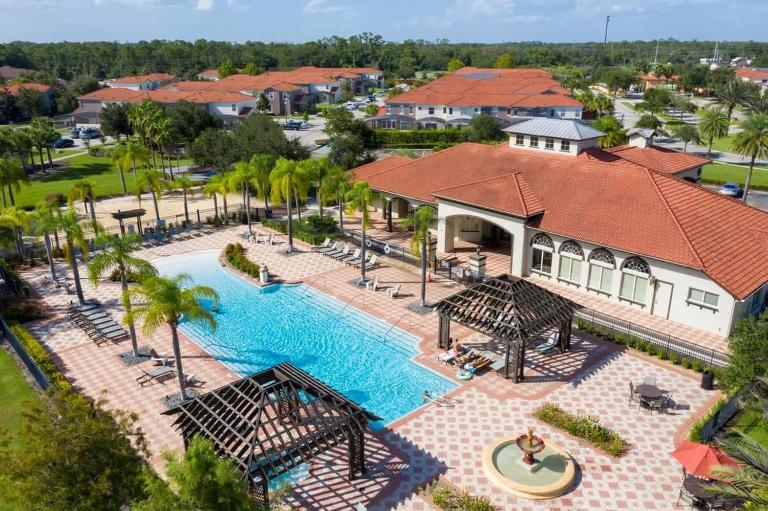 Four Bedroom w/ Screened Pool Close to Disney 4572 - B&B Kissimmee