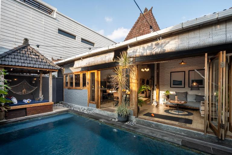 Villa Ju Ju, 3BR Iconic Villa in the Hearth of Pererenan, 5 mins from Canggu - B&B Prerenan