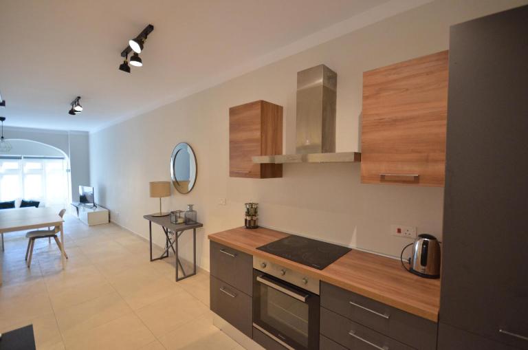 1 Bedroom flat close to Sliema Front - Ferienwohnung Gzira