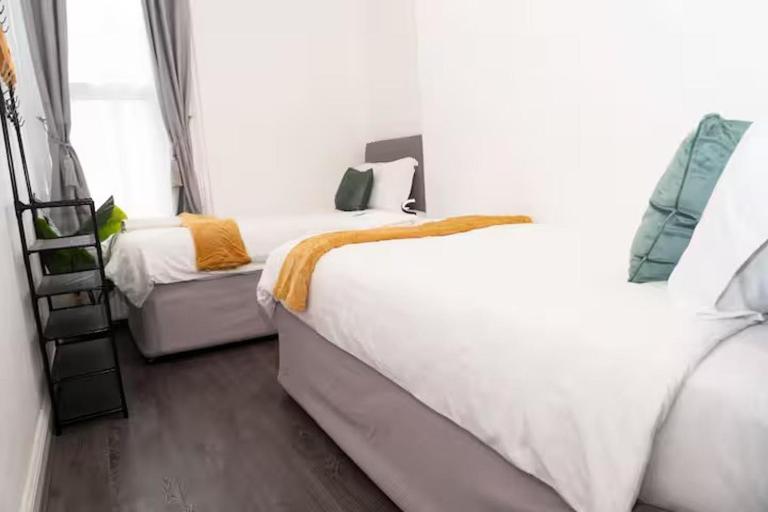 Near Transport - Parking - WiFi - Sleeps 3 - B&B Newcastle upon Tyne