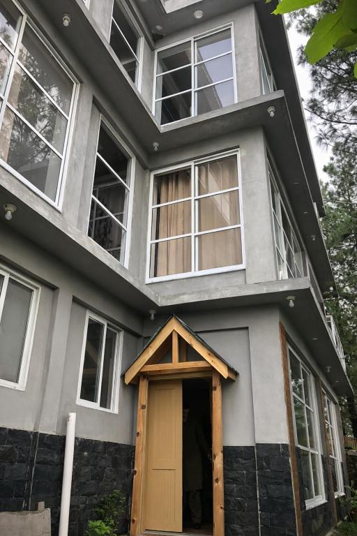 Nathia Gali Family Lodge Mountain View Cottage - B&B Abbottabad