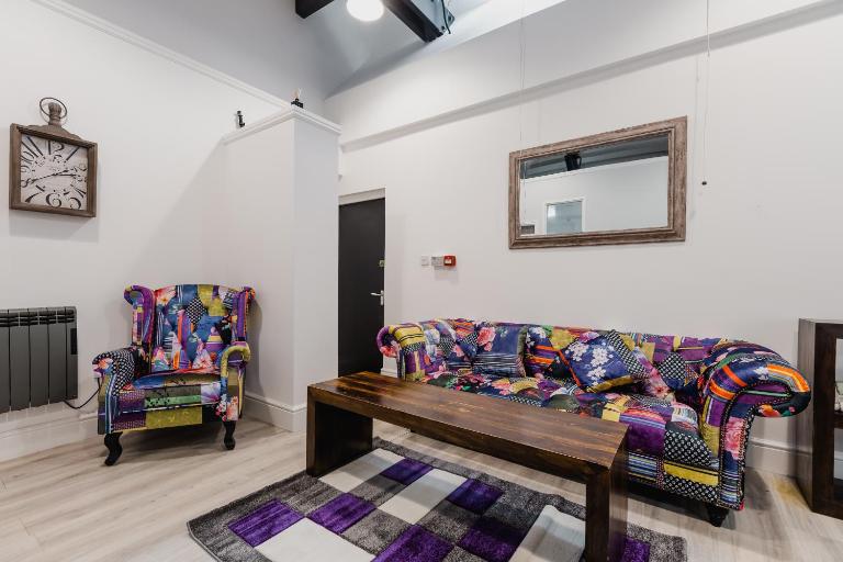 Hullidays - Secret Theatre Hideout - B&B Hull
