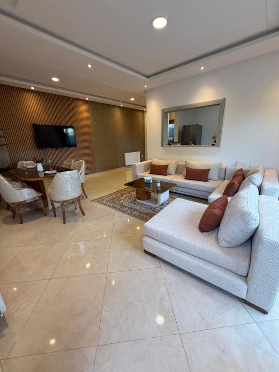 Maison indépendante à Tunis Cité El Wahat LAouina - B&B Túnez