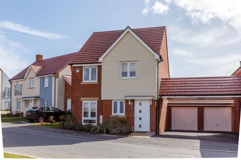 Heath Reach - Just a short distance to Tower Park - B&B Poole
