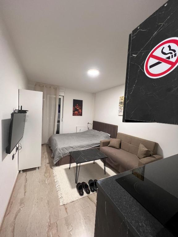 Likis Apartment - Ferienwohnung Pristina