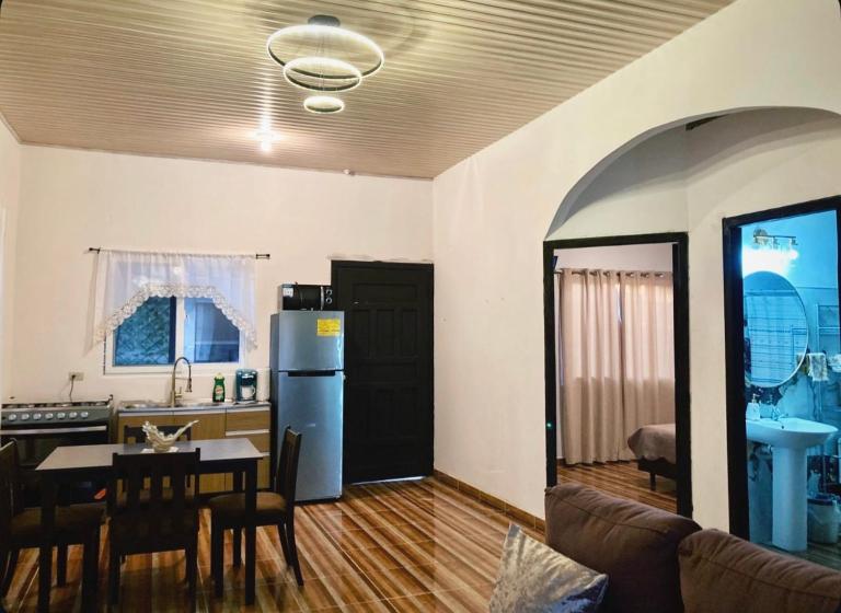 Joy & peace house - B&B Tela