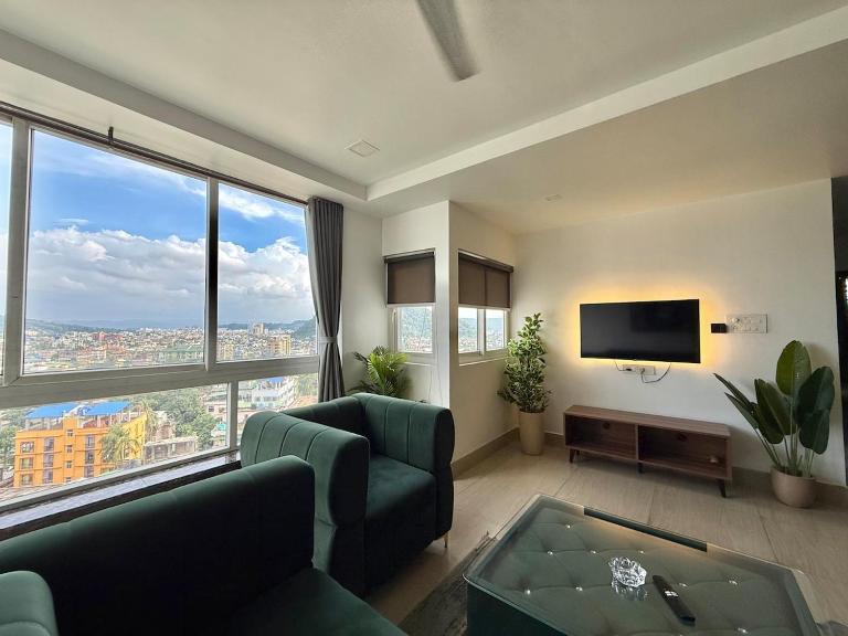 Haven-duplex getaway Central Ghy Skyline View - B&B Guwahati