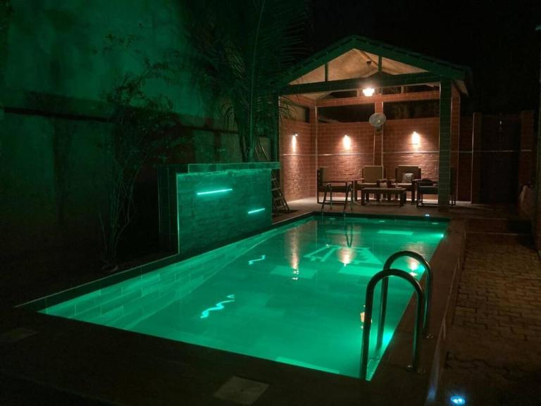 Tekrour- la case des hôtes- Suite privée-chambre, salon et cuisine complete - B&B Mbour