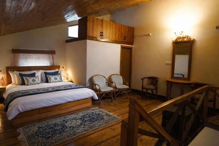 Alpine Chalet 4BHK Villa - B&B Naini Tāl