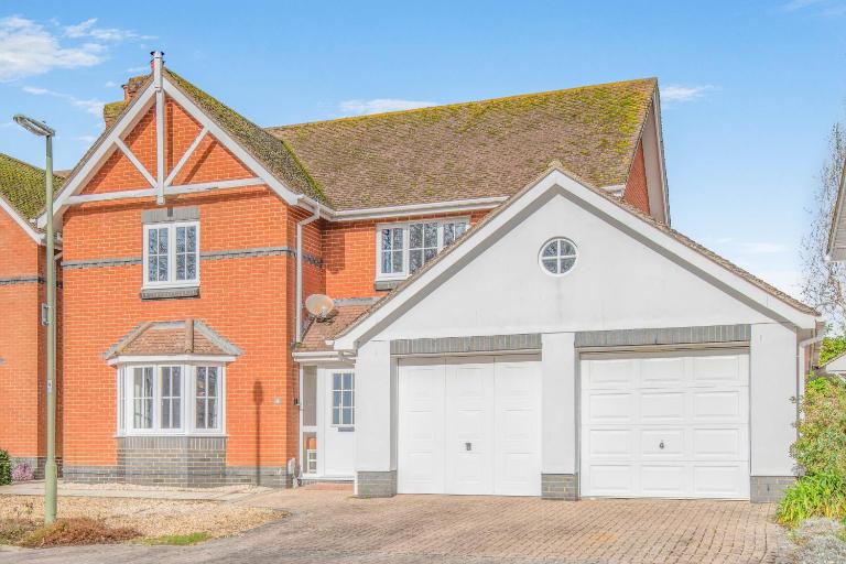 Henrow House Lymington 4 Bed Detached Home with Hot Tub - Ferienwohnung Lymington