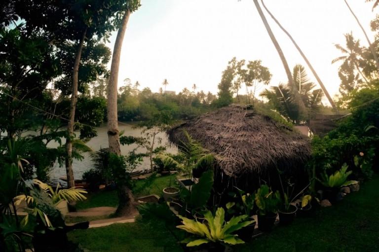 Eagle Point Riverside Stay - B&B Weligama