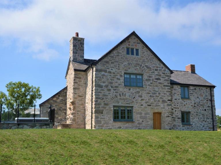 4 Bed in Denbigh oc-62947 - Bed and Breakfast Llannefydd