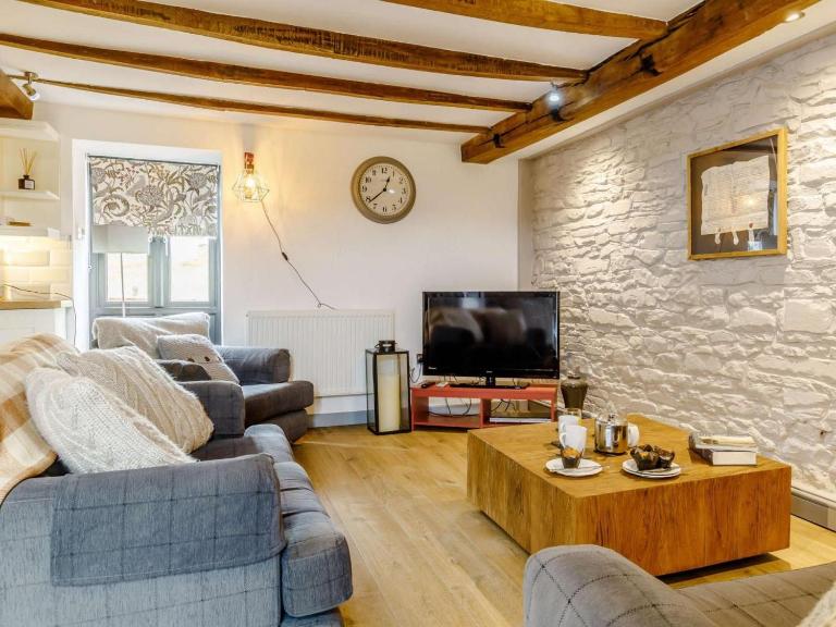 2 Bed in Brecon oc-bn310 - B&B Cray