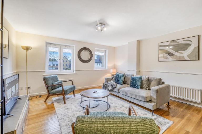 Executive 4 Bedroom Town House in Canada Water FREE WIFI & PARKING by City Stay Aparts London - B&B London