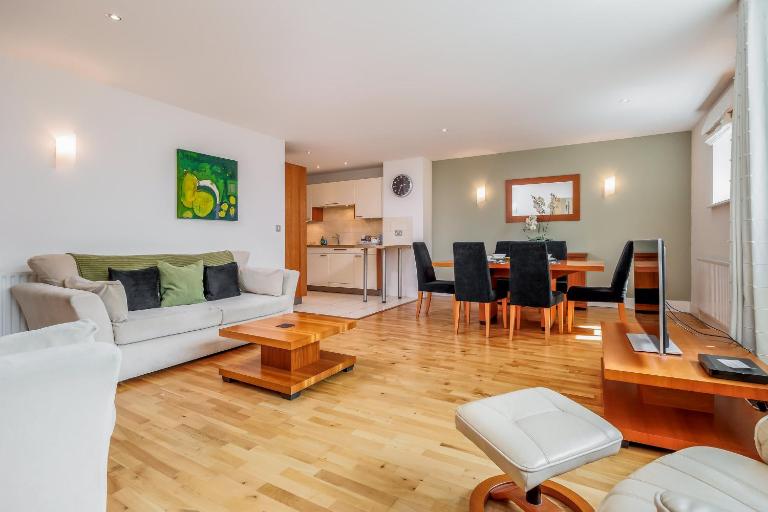 Jeanneau - Prestigious Dolphin Quays apartment on Poole Quay - B&B Poole