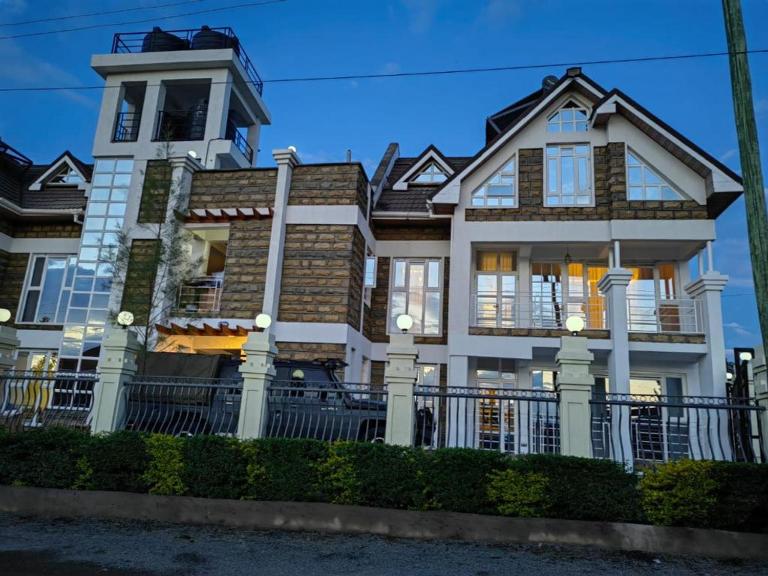 BlowSuites Furnished Apartments - B&B Naivasha
