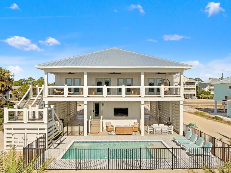 Beach House - Private Pool - Walking on Water by Panhandle Getaways - Chambres d'hôtes Saint George Island
