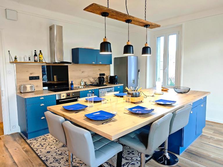 Le Bleuet - Parking privatif - 5mn à pied du lac - B&B Aix-les-Bains
