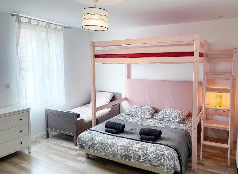 La Family House, spacieuse avec wifi, extérieur et parking - Ferienwohnung Cormicy