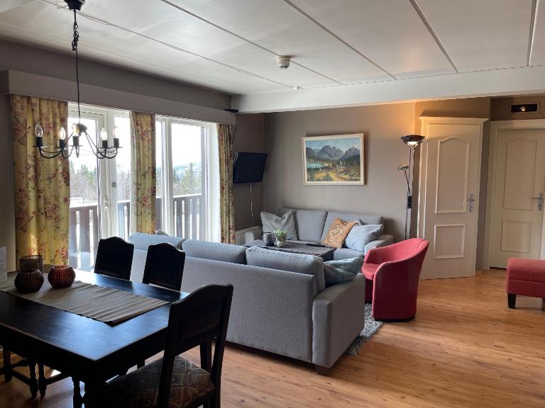 Central Apartment With 3 Bedrooms And Balcony - B&B Beitostølen