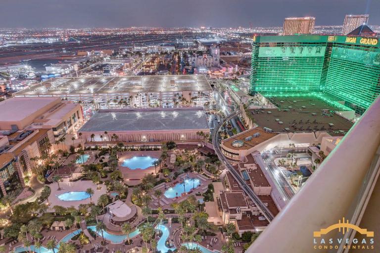 MGM Signature-34-602 1Br 2Ba Balcony Jacuzzi Suite - Chambres d'hôtes Las Vegas