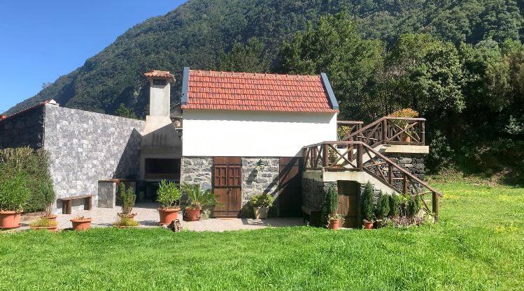 Mountain View Cottage - B&B Seixal