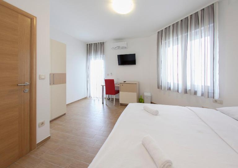 Guesthouse Villa Klara - Bed and Breakfast Baška Voda