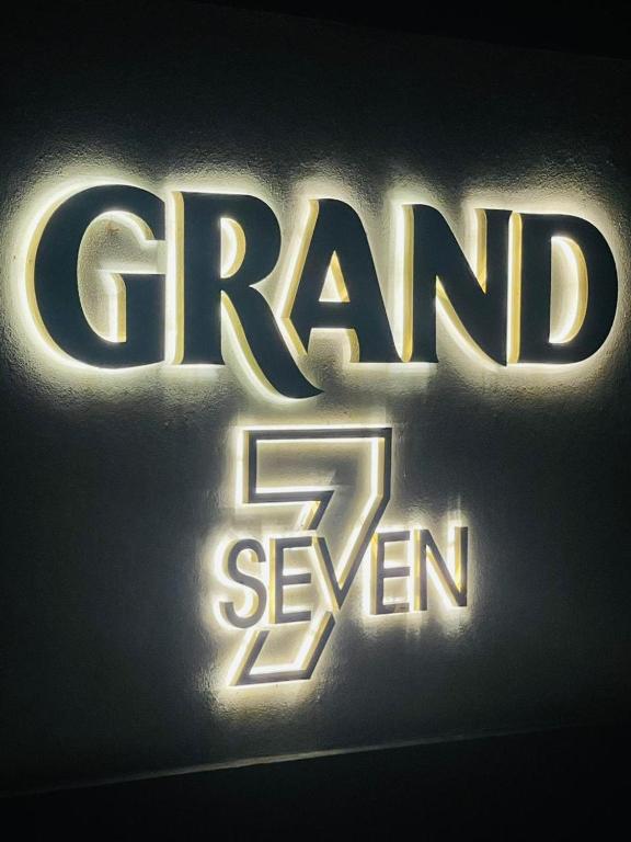 Grand Seven Guest & Restaurant - B&B Ampara