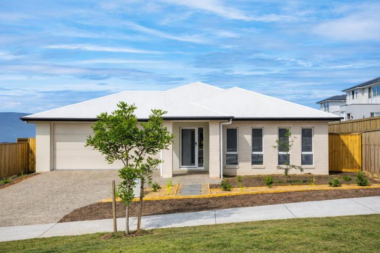 Brand New 4 Bedroom Belleview House near Ipswich - Ferienwohnung Ropeley