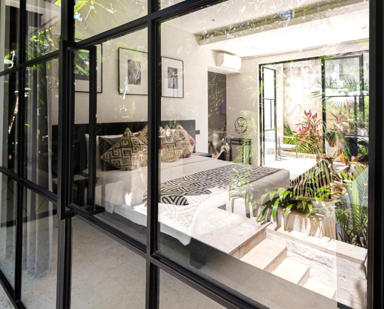 Sophisticated Luxe Martini 1 - 1BR Villa - B&B Kerobokan
