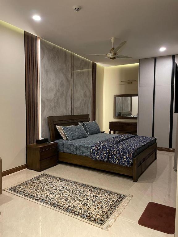 Zeta Mall Urban Studio Pool & Prime Location - Bed and Breakfast Islamabad
