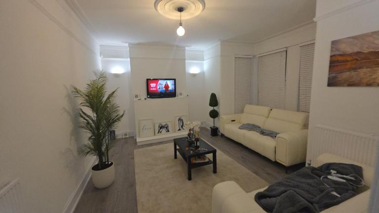 Luxury stay ilford London - Justin's Homes - Chambres d'hôtes Ilford