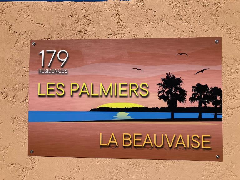 Les Palmiers Très beau T2 vue mer 2mn de la plage150m - Chambres d'hôtes Six-Fours-les-Plages