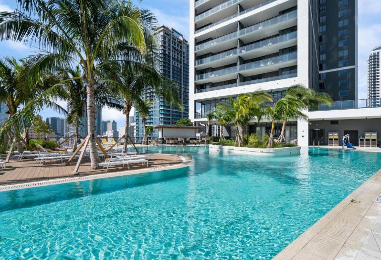 Gale Miami Studio Pool, Spa & Gym, Near Kaseya Center - B&B Miami