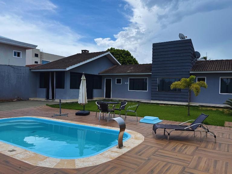 Casa Beverly, com Piscina, 3 Quartos e Churrasqueira - Chambres d'hôtes Foz do Iguaçu
