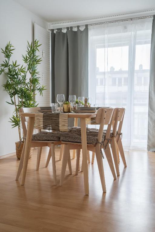 revLIVING Maisonette Apartment TRES MIRADES am Steinertor - B&B Krems an der Donau