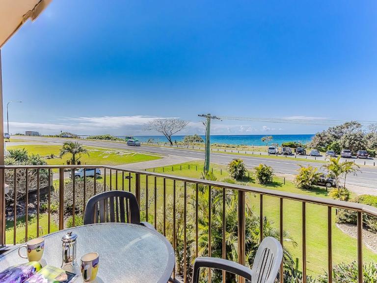 Caba Classic 12 - 2BR Oceanview Apartment by uHoliday - B&B Cabarita Beach