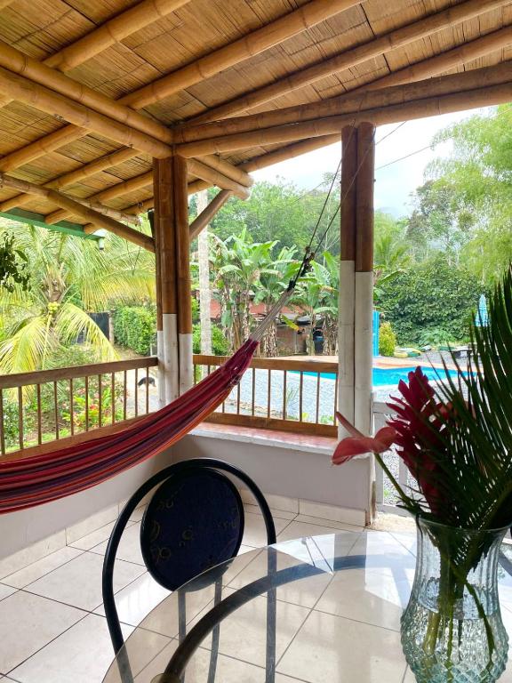 Casa campestre con piscina privada 20 personas - Chambres d'hôtes Pereira