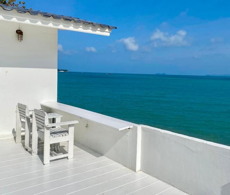 Peaceful Hideaway with Stunning View Beach Access - B&B Mae Nam Beach