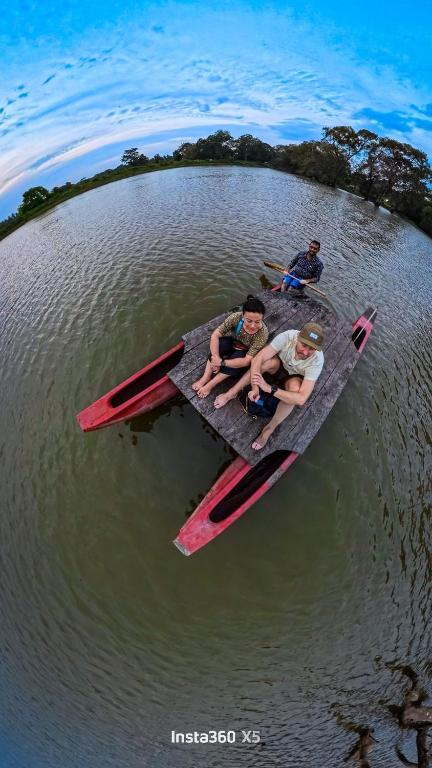 Ethili Lake view & Safari Camp - Bed and Breakfast Wellawaya