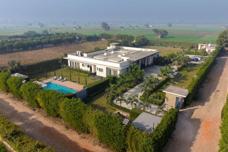 ELIVAAS Signature Levante farms - Ferienwohnung Delhi