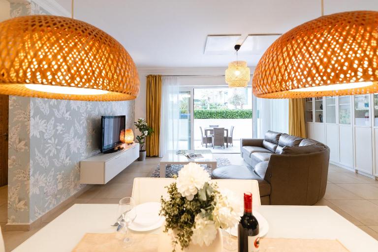 102 Seafront 3Bed Sliema with pool by Homely - Ferienwohnung Sliema