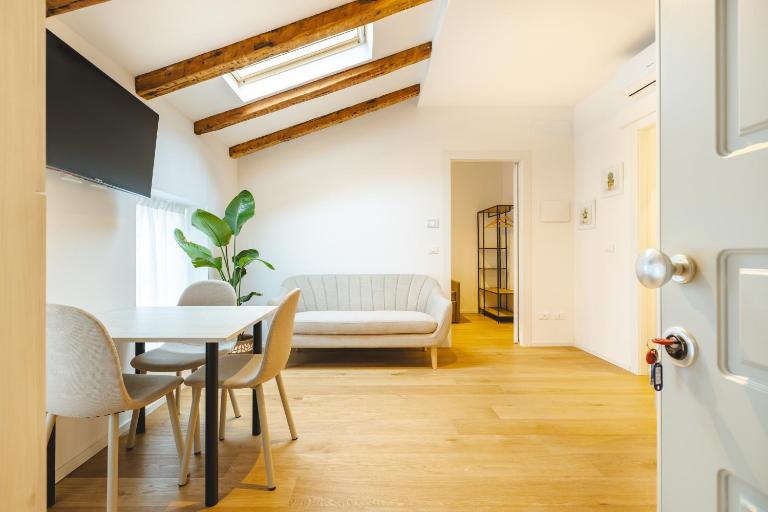 Apartment via Ghiberti stazione 50 - Bed and Breakfast Triëst