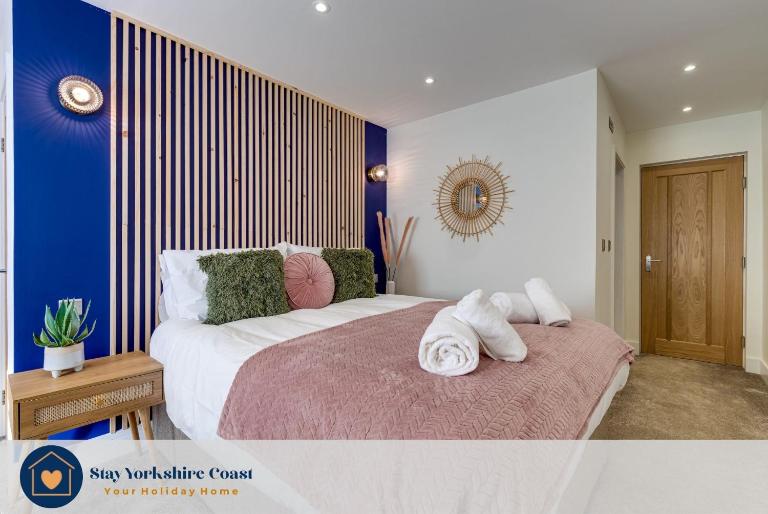 Stylish North Bay Apartment Beach & Town - B&B Scarborough