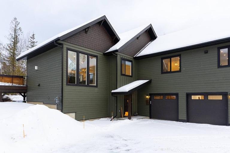 Powder House Chalet by Fernie Central Reservations - B&B Fernie