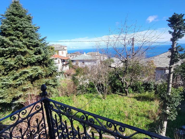 Historic 1903 Mansion with Courtyards & Sea Views - B&B Zagorá